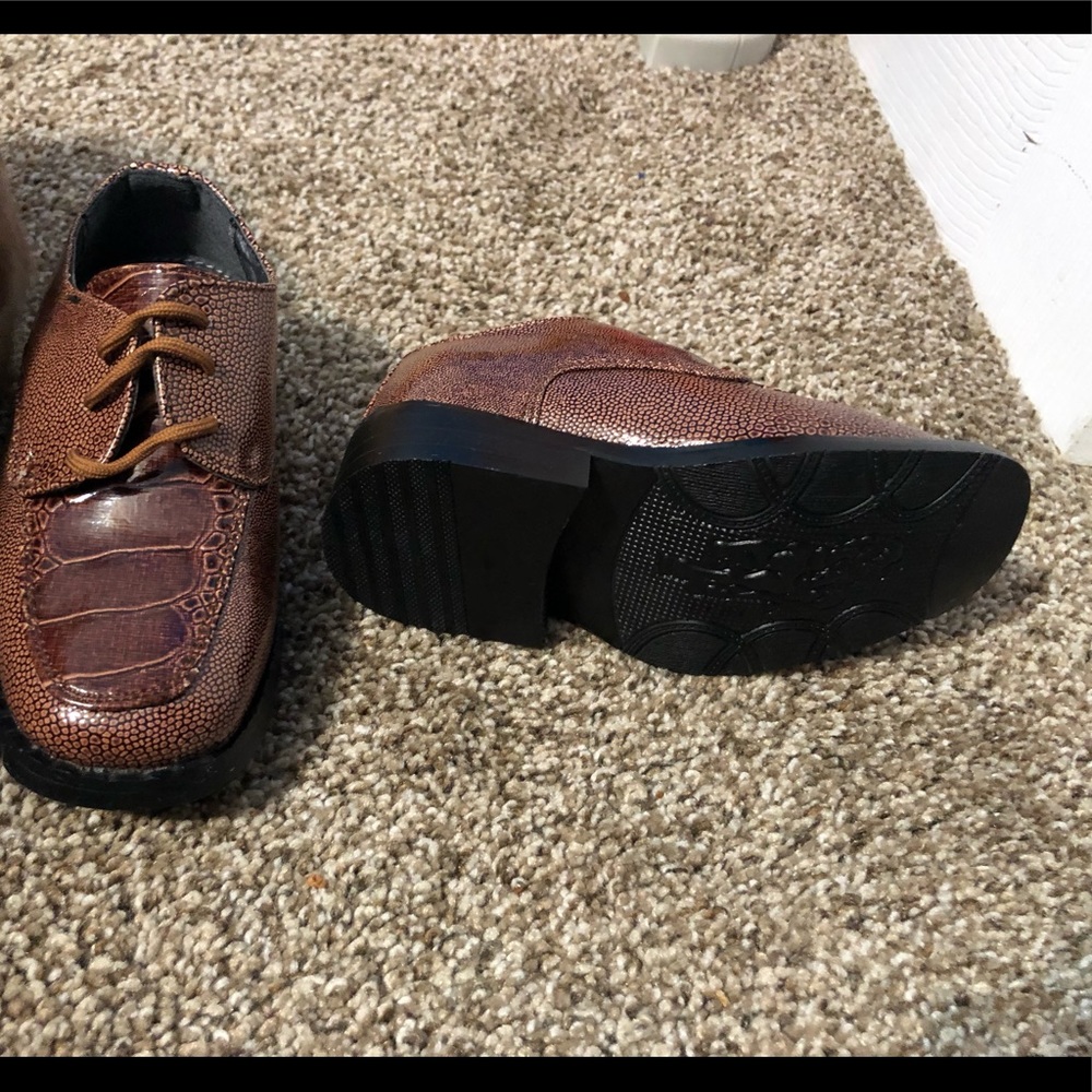 Brown dress shoes